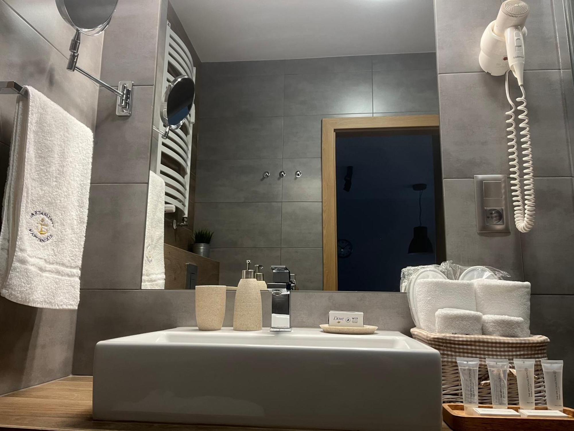 Apartament Kapitańskie Z Garażami Bliżej Morza Kołobrzeg