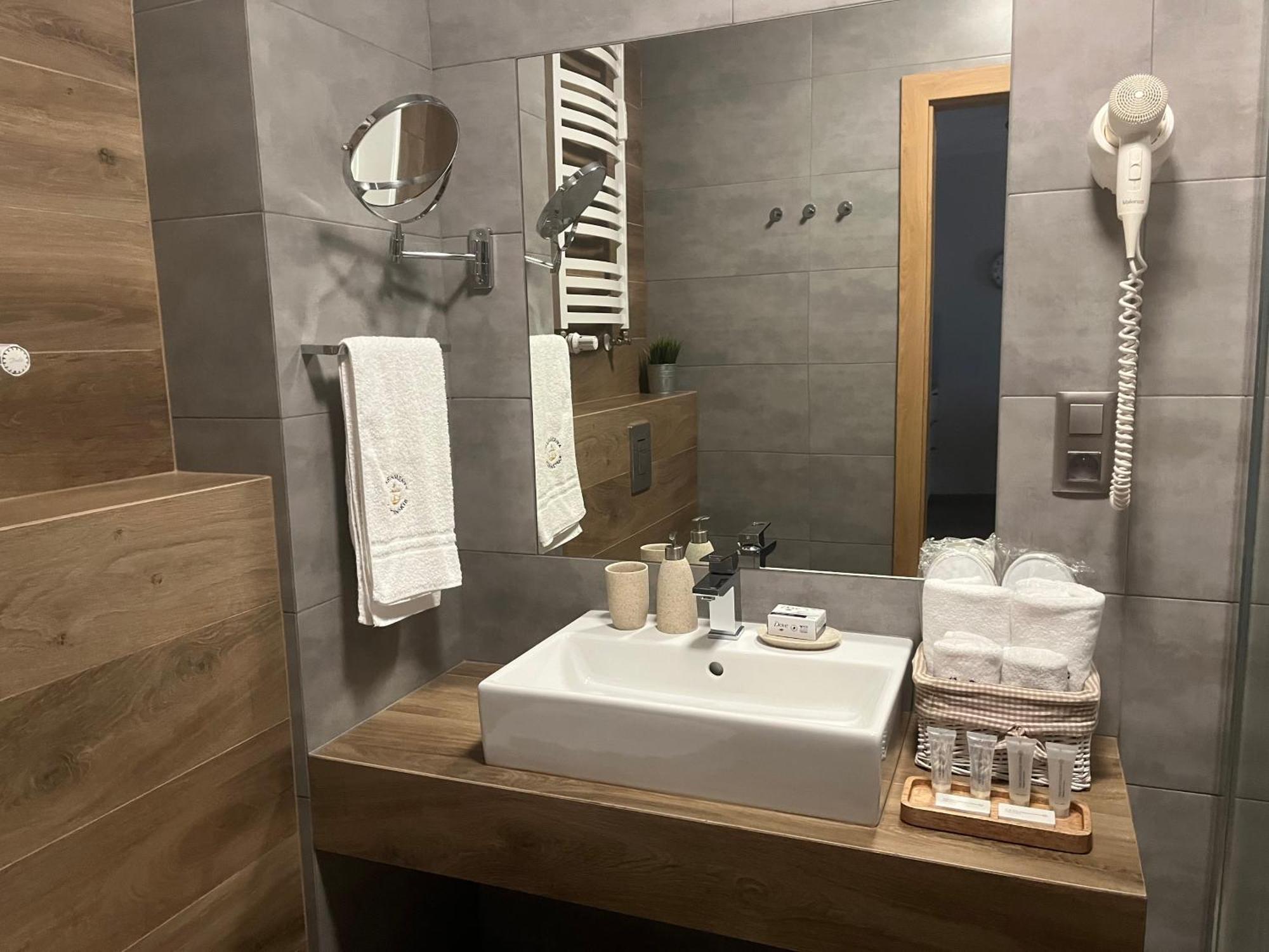 Kapitańskie Z Garażami Bliżej Morza Apartament Kołobrzeg